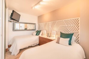 2 makuuhuonetta, silitysrauta/-lauta, ilmainen Wi-Fi, vuodevaatteet