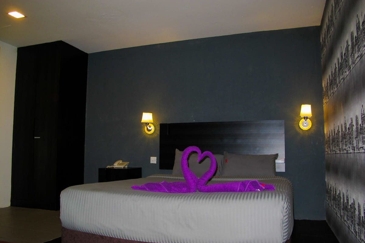 Habitación doble Confort | 1 habitación, escritorio, tabla de planchar con plancha y wifi gratis