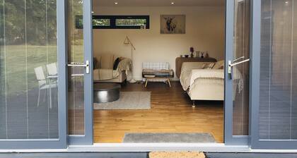 Countryside Annex- Sleeps 2, Free Parking & Garden