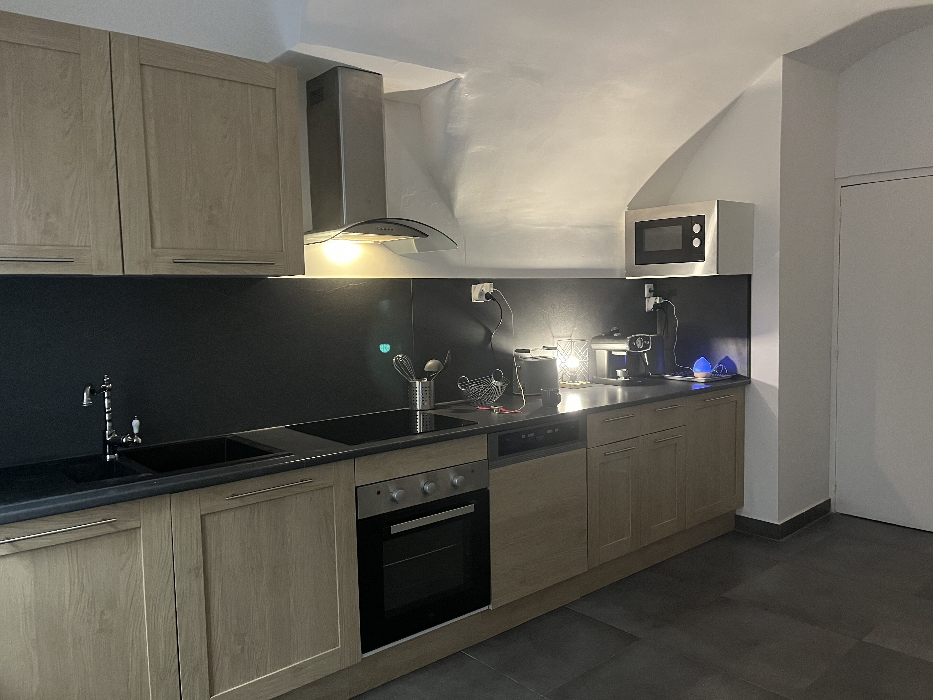 Confortable Maisonnette de Village Entièrement Rénovée