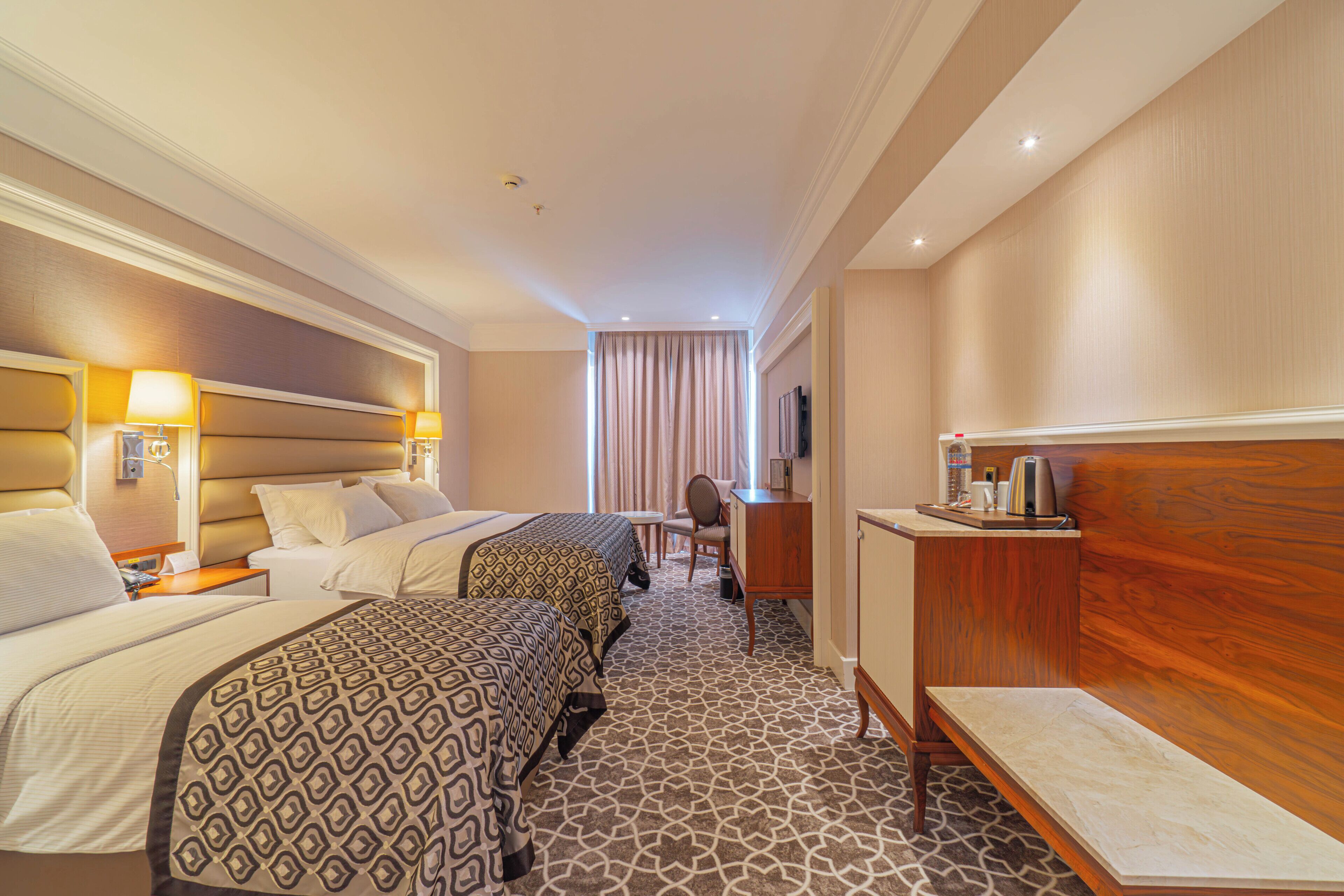 Chambre triple Deluxe, 1 lit double | Literie de qualité, coffre-fort pour ordinateur portable