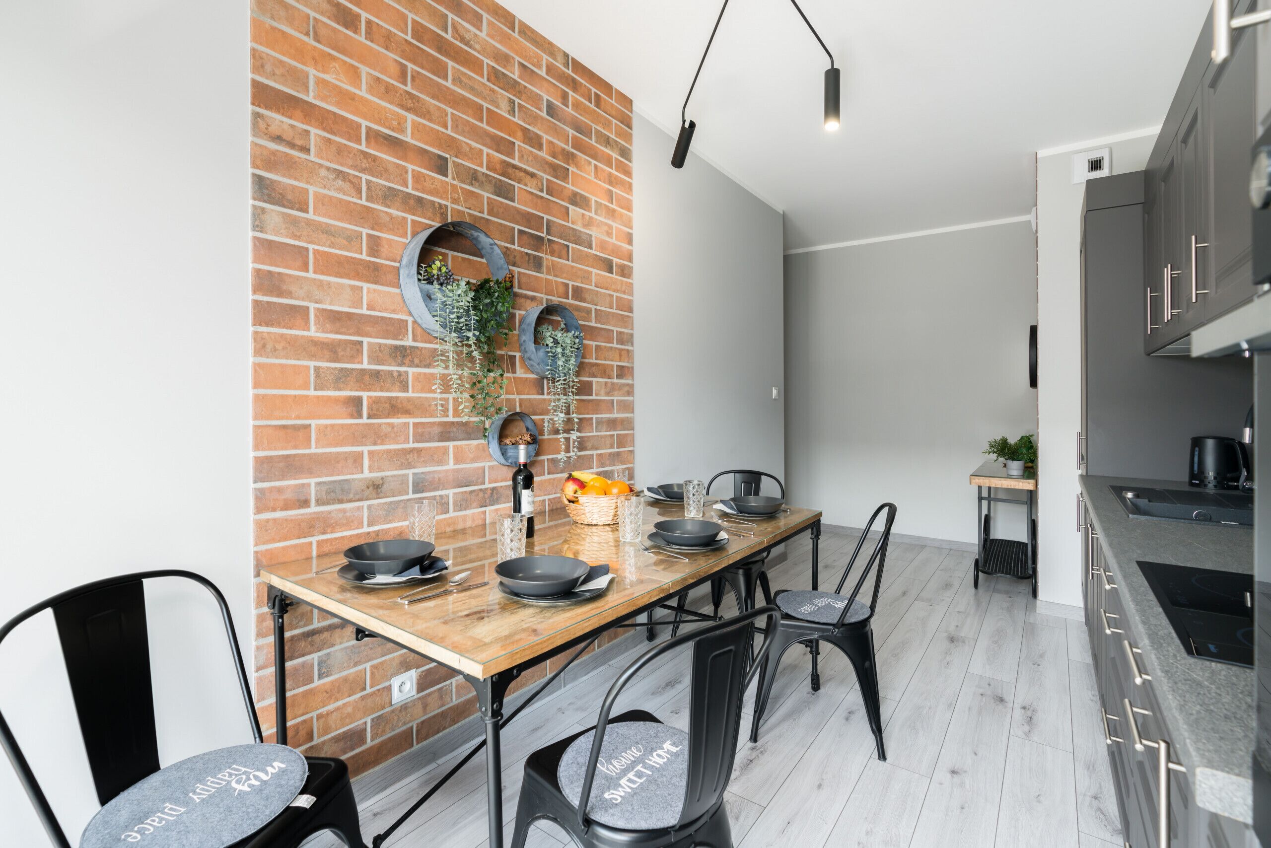 Lägenhet - 2 sovrum - balkong | Eget kök | Diskmaskin, vattenkokare, grytor/köksredskap och matbord