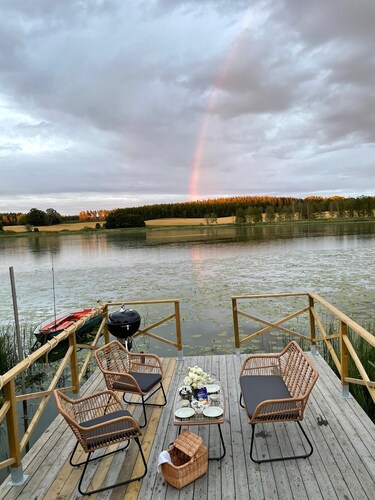 Gård med Egen sjö med Bryggbåt,nyrenoverat!