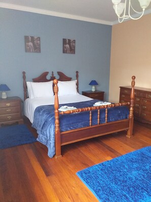 3 bedrooms, iron/ironing board, travel cot, free WiFi