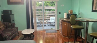 Private room centrally located in Melbourne