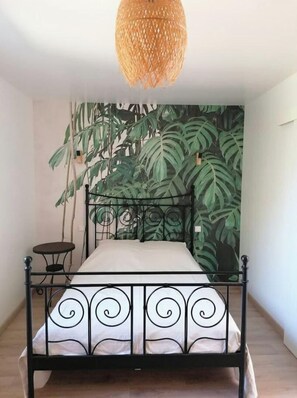 1 chambre, fer et planche à repasser, Wi-Fi, draps fournis