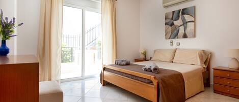 3 Schlafzimmer, Schreibtisch, schallisolierte Zimmer