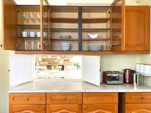 House, Multiple Beds | Private kitchen | Fridge, microwave, oven, stovetop
