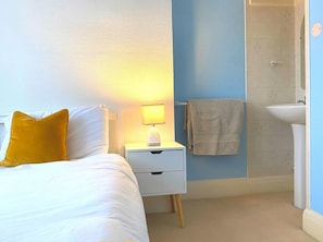 House, Multiple Beds - Bright and Spacious 4 Bedroom Home (Croydon)