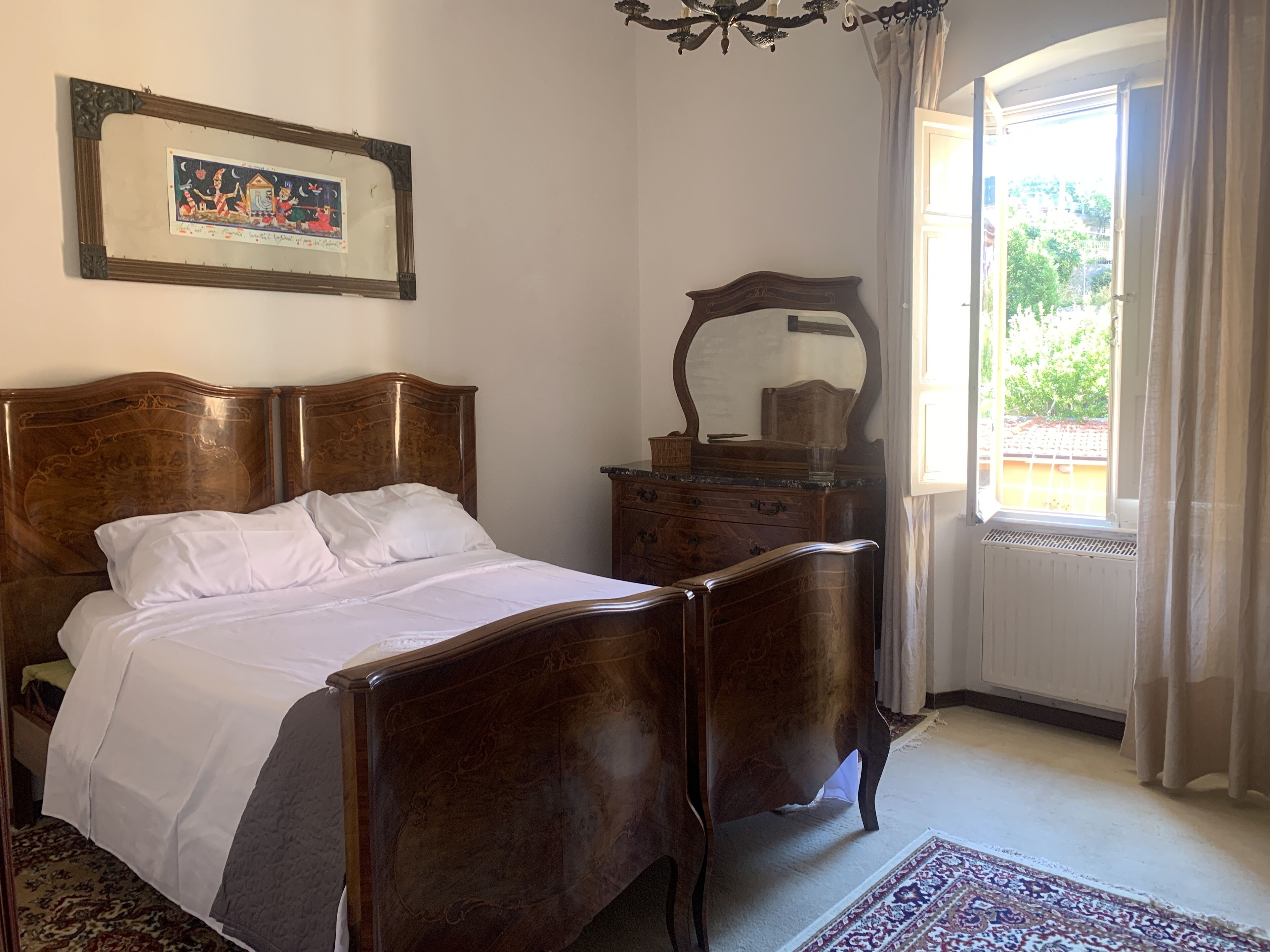 Ampia casa con 3 camere e con garage nel tranquillo borgo di Vezzano Ligure