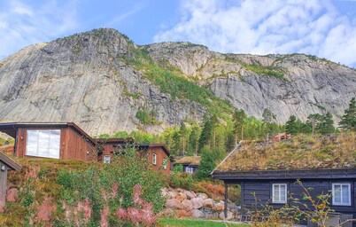 4 bedroom lovely home in Rysstad