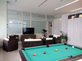 Smart TV de 24 pulgadas con canales digitales, una televisión