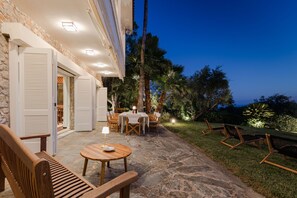 Terrace/patio - Old Sport Mansion (Kalamata)