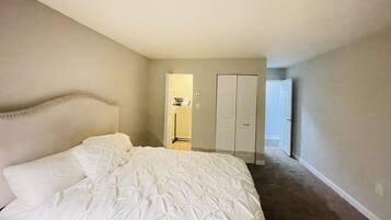 1 bedroom, desk, iron/ironing board, free WiFi