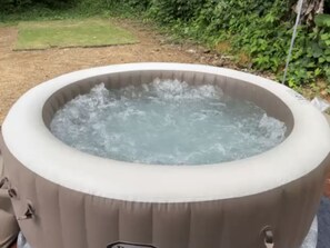 Baignoire à remous extérieure