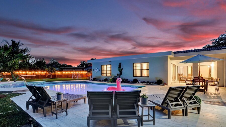 7 Br Home with Pool Gameroom & Soccer