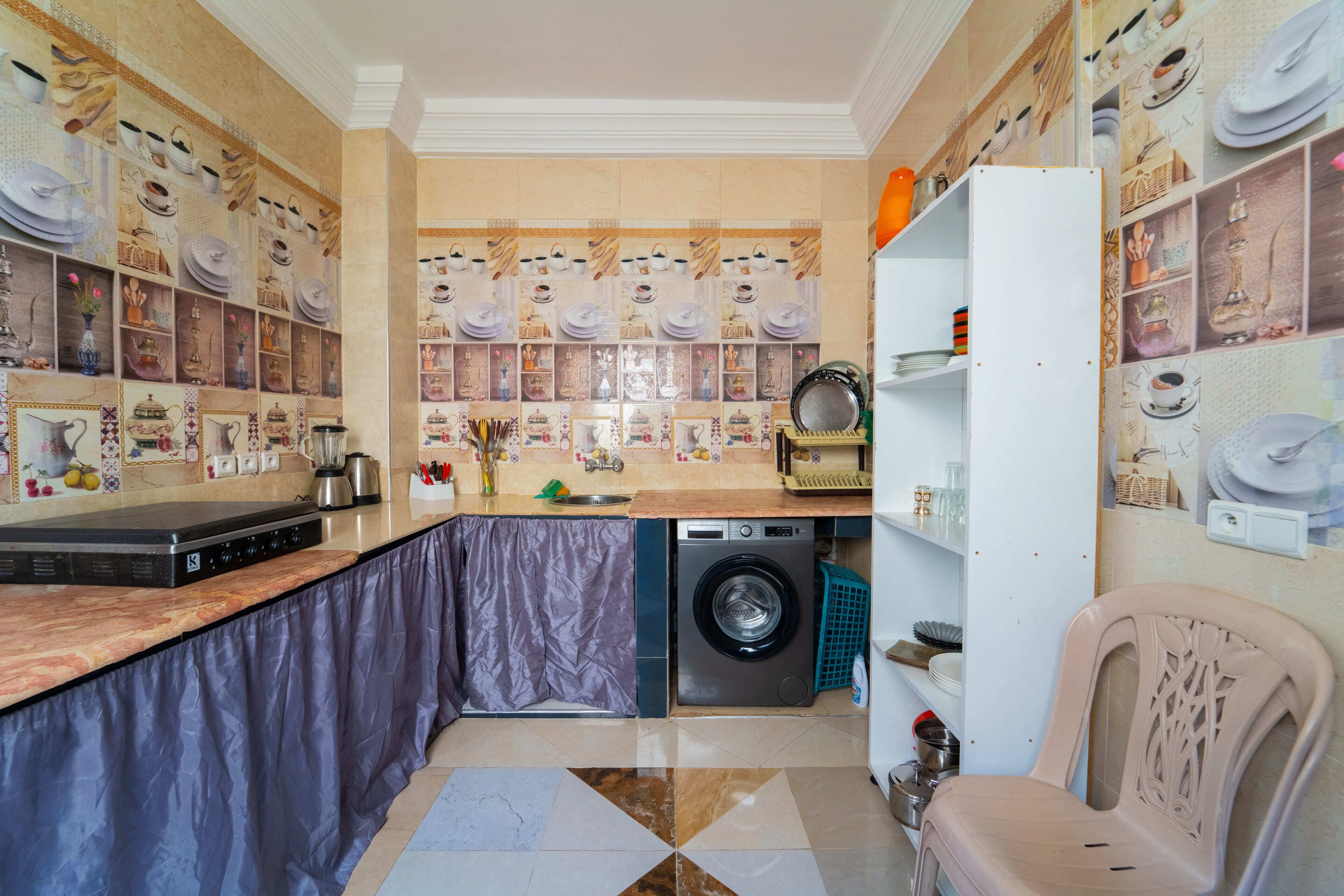 Fridge, oven, stovetop, blender