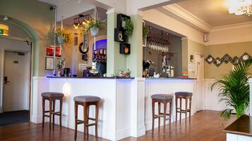 Lunch and dinner served