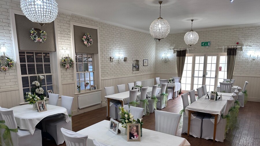 Pine Lodge Hotel & Restaurant Mansfield