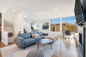 Smart TV, fireplace, offices