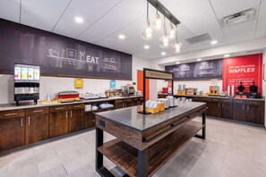 含每日吃到飽早餐