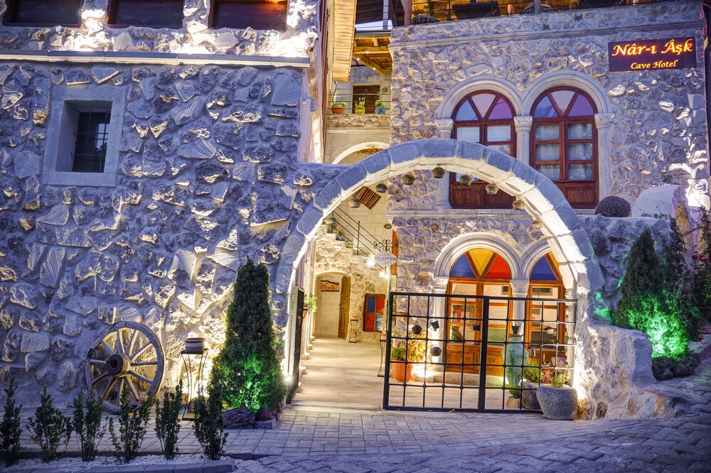 Nâr-ı Âşk Cave Hotel
