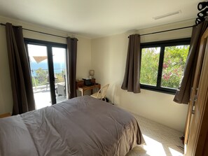 4 Schlafzimmer, Schreibtisch, BĂŒgeleisen/BĂŒgelbrett, kostenloses WLAN