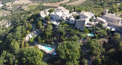 Beautiful provencal house with a view, hanging gardens & a great swimming pool