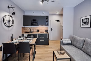 Standard Apartment | Private kitchen | Fridge - APARTAMENTY ŚWINOUJŚCIE - APARTAMENTY BAŁTYCKI (Swinoujscie)