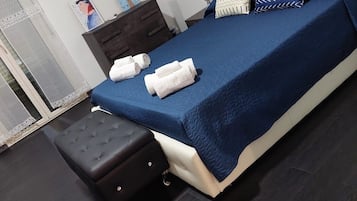 3 bedrooms, iron/ironing board, free WiFi, bed sheets