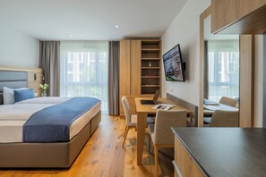 1 bedroom, in-room safe, desk, laptop workspace