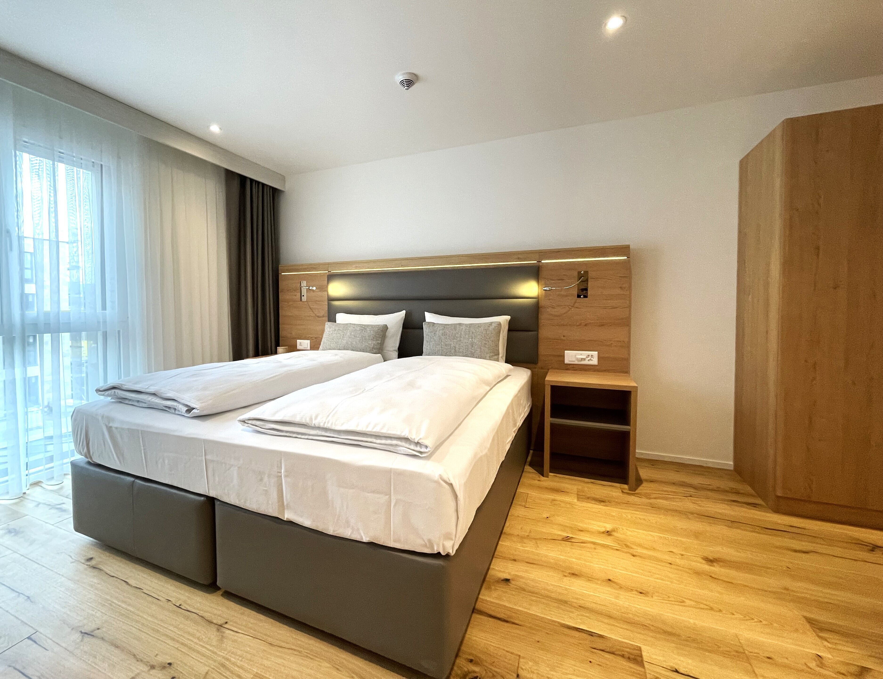 In-room safe, desk, laptop workspace, blackout curtains