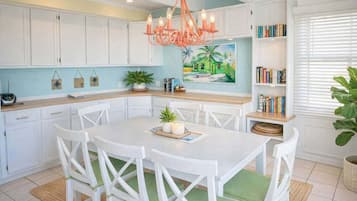 House, 3 Bedrooms | Dining