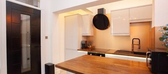 Spacious Modern Apartment in Glasgow West End