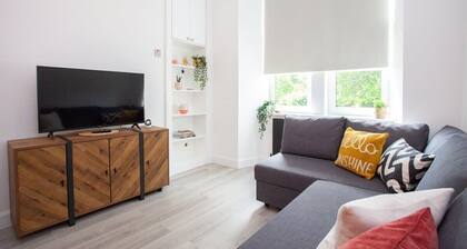 Spacious Modern Apartment in Glasgow West End