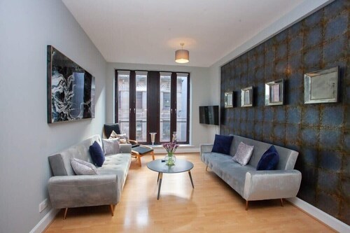 Modern and refurbished Flat in Merchant City