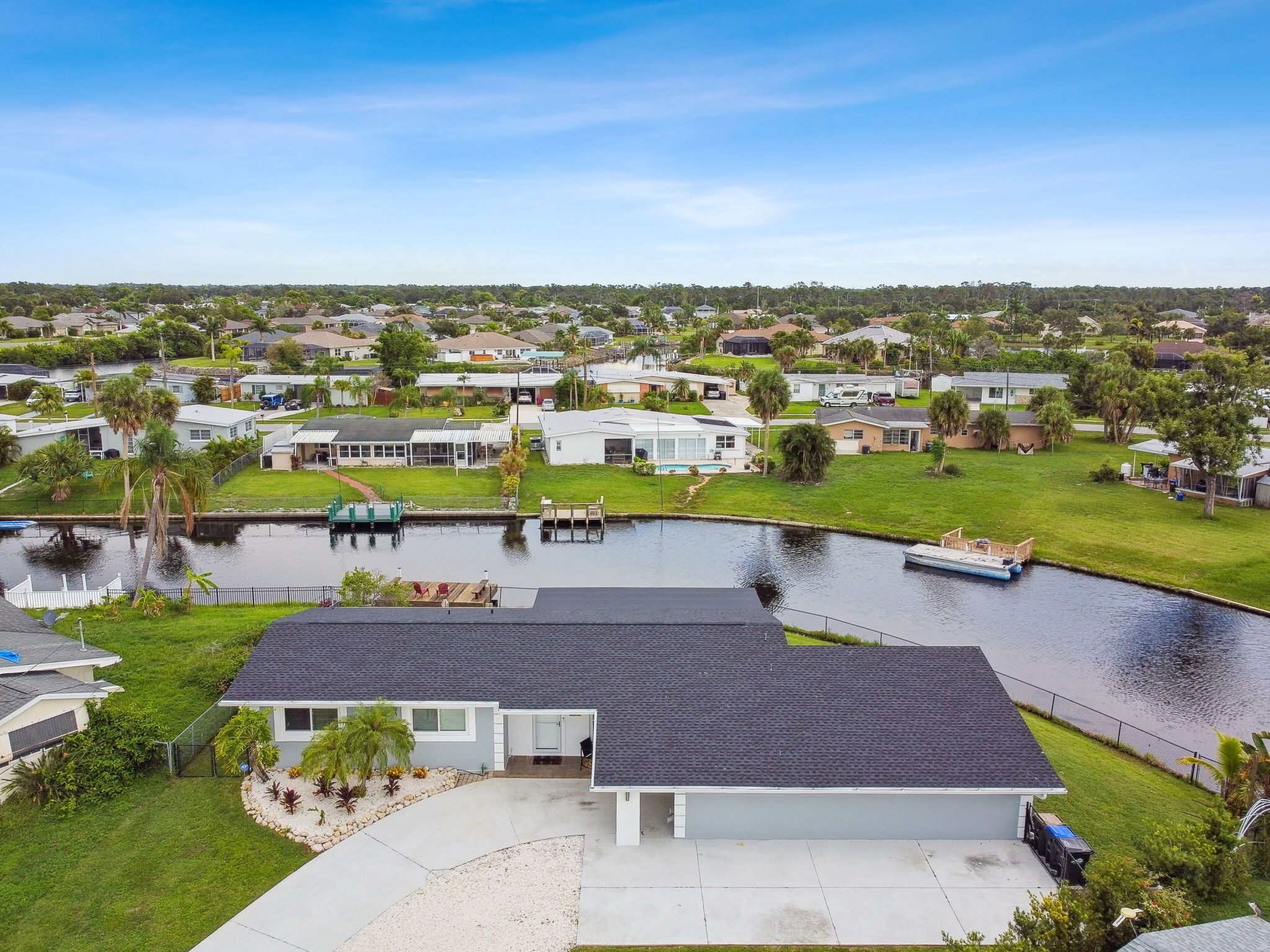 Peaceful home on the canal. Lively waterway great for fishing & boating. 