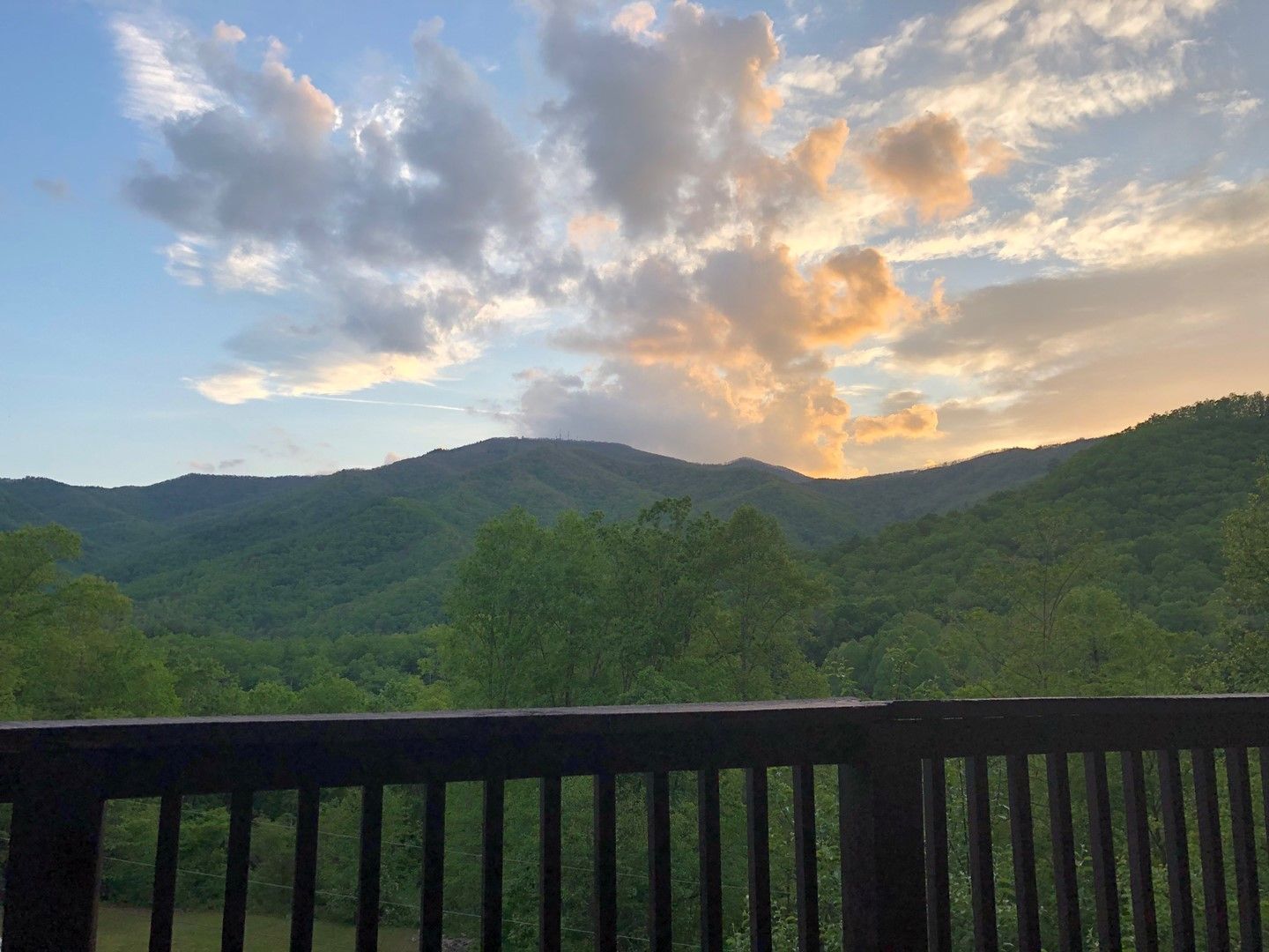 Red Lantern Lodge includes free admission to attractions