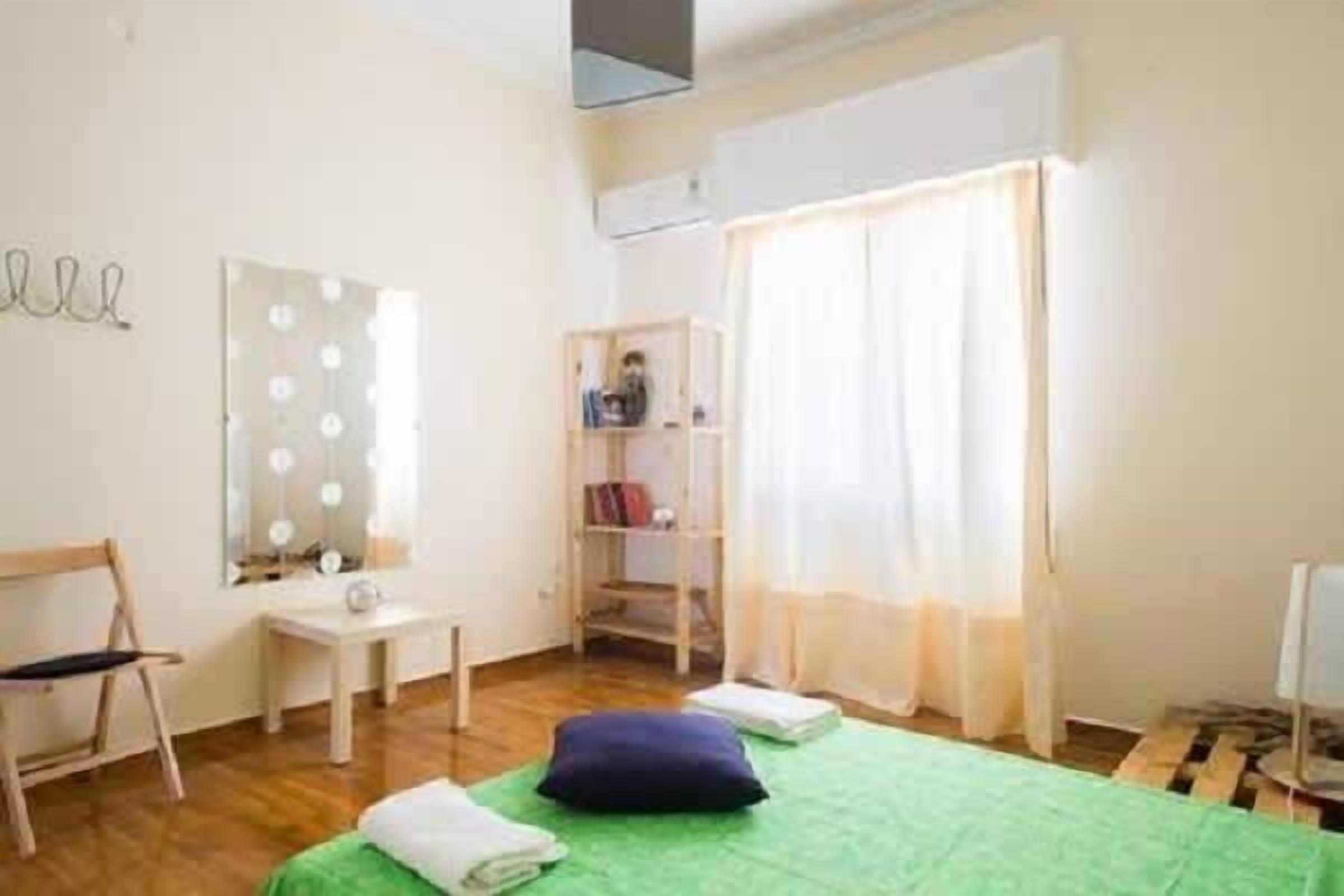 Fully equipped 2 bedroom apt in Athens