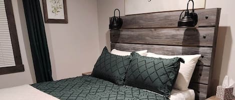 3 bedrooms, desk, iron/ironing board, free WiFi
