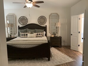 4 bedrooms, iron/ironing board, free WiFi, bed sheets