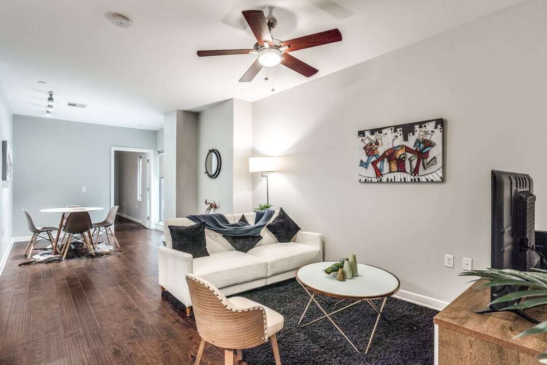 Bold CozySuites w/pool, gym, roof #12