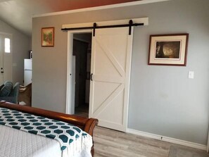 1 bedroom, iron/ironing board, free WiFi, bed sheets - Lovely View of Georgetown (Georgetown)