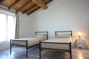 3 habitaciones, tabla de planchar con plancha y wifi gratis