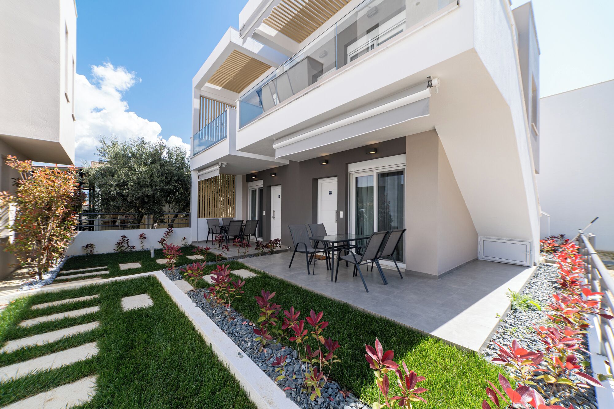 Apartment, Poolside | Garden view