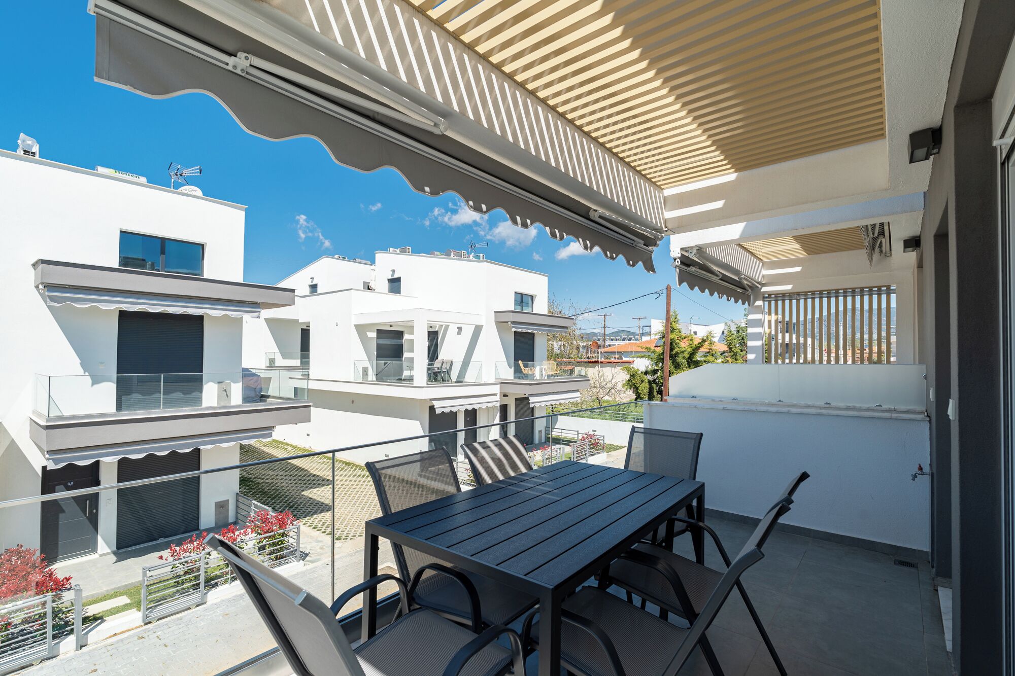 Loftsrom, 2 soverom, adgang til basseng | Terrasse/patio