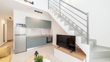 Loft, 2 habitaciones, acceso a la alberca | Cocina privada | Refrigerador con congelador, horno y cafetera y tetera