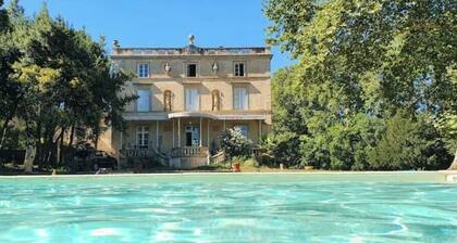 Gite du chĂąteau l'ange au violon pour 5 Ă  14 pers Ă  10 mm de Carcassonne