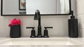 Combined shower/bathtub