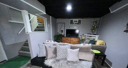 Peaceful Clean 3BR | 6Beds | Free Wifi | Finished Basement